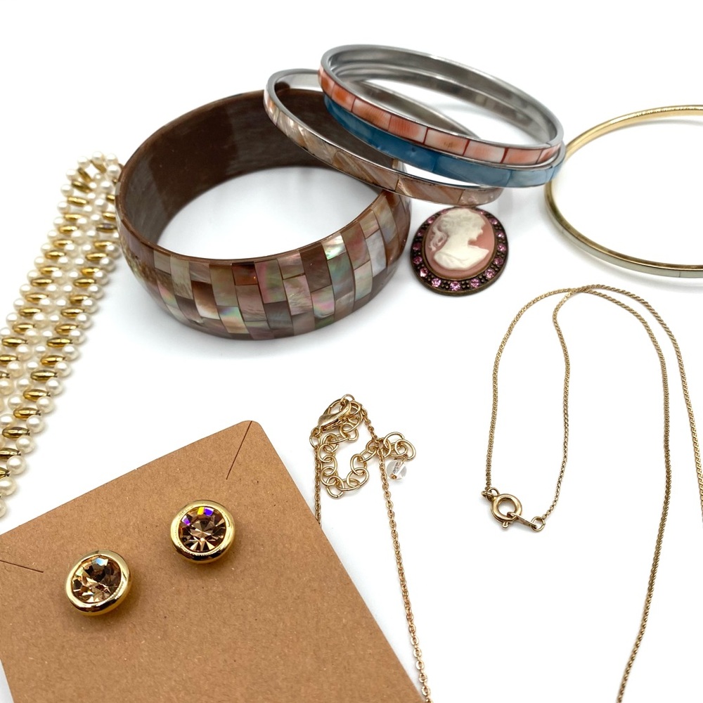 Jewelry Lot of Vintage to Modern Wearable Jewelry - Picture 10 of 13